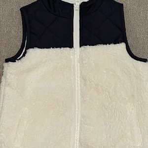 Crown & Ivy (Belk) fleece vest, cream/navy, size 3T